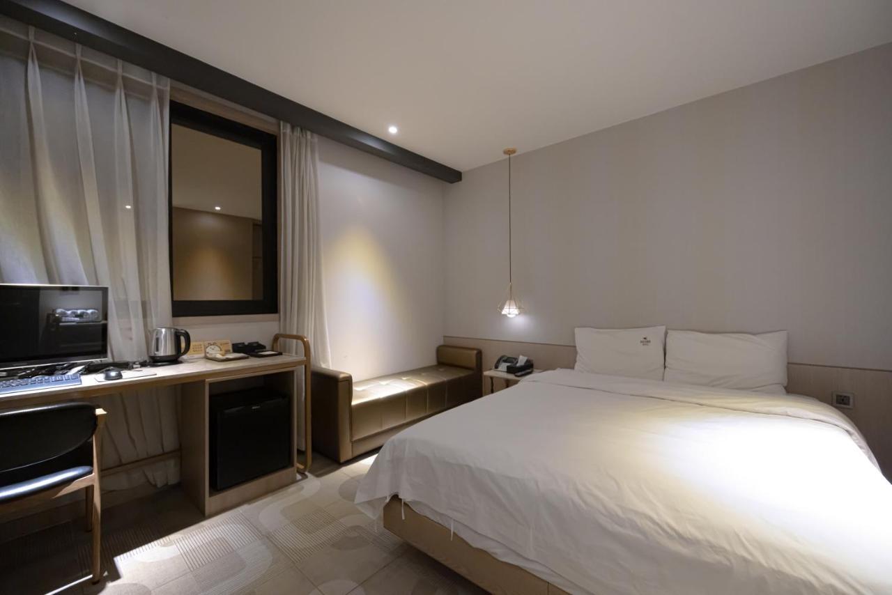 Hound Hotel Seomyeon-Beomcheon Busan Exterior foto